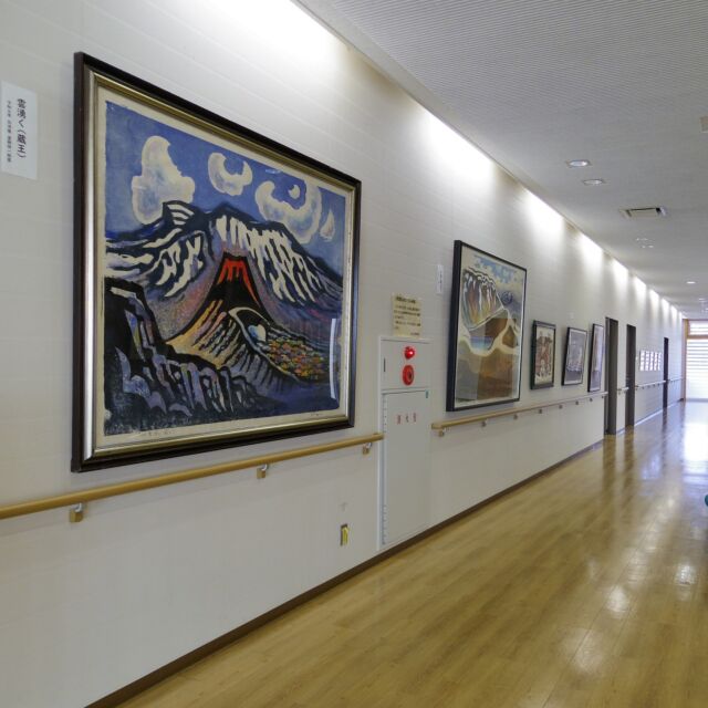 【志賀一男特別展 開催中です🎨】

図書館2階のまちかどギャラリーで、岩沼市在住の画家・志賀一男さんの特別展を開催しています。

今年描かれた「雲湧く(蔵王)」や故郷の福島県新地町を描いた「新地町の思い出」などさまざまな作品を展示しています。

11月24日(日)まで開催していますので、期間中にぜひご来館ください。
特別展をご覧の際は、図書館入口近くに展示している『志賀一男画集』もあわせてご覧ください。

#岩沼市民図書館 #図書館 #岩沼 #岩沼市 #志賀一男特別展 #志賀一男 #芸術の秋